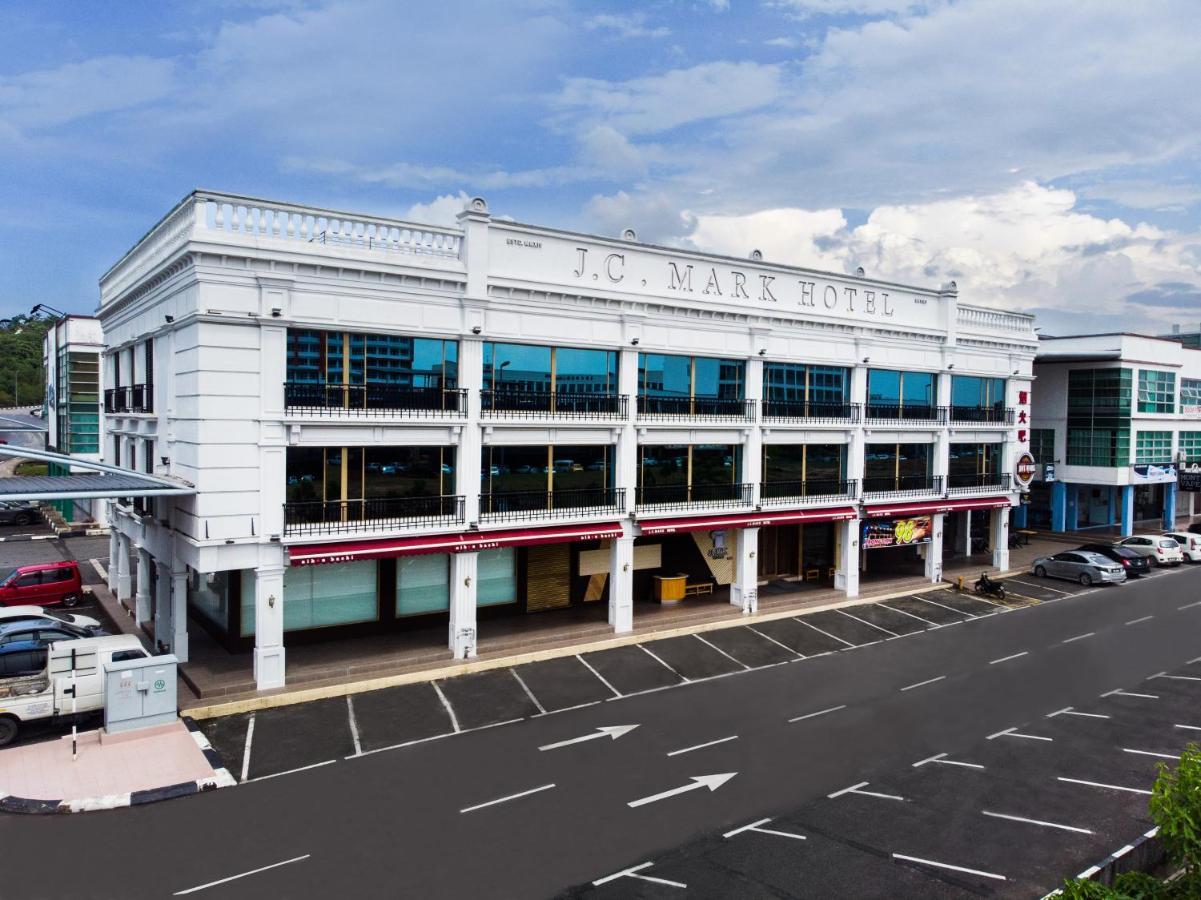 Jc Mark Hotel Бинтулу Екстериор снимка